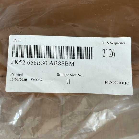 Land Rover Range Rover Leather Headrest Replacement Covers‎ - Picture 4 of 4